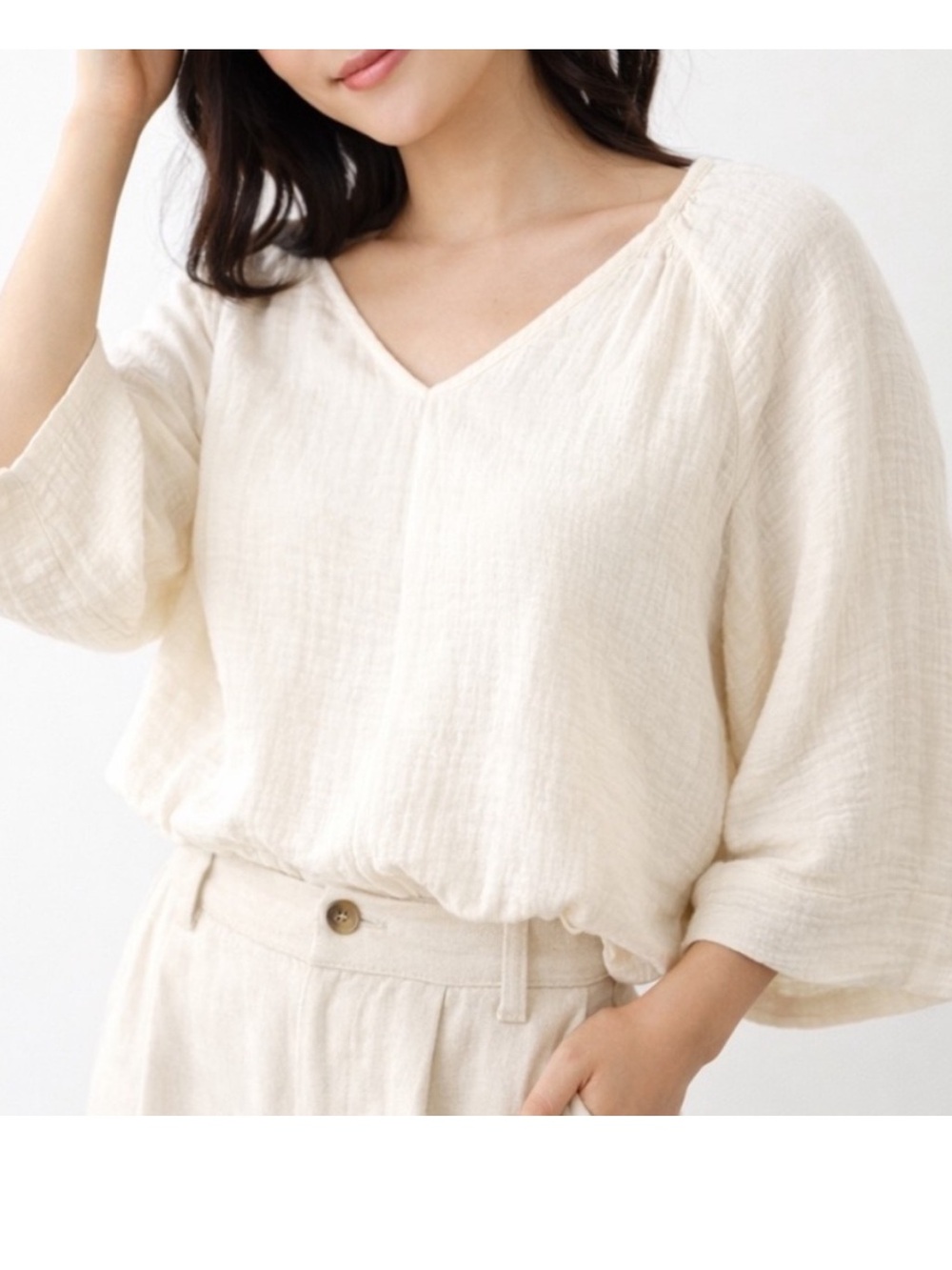 Evereve Cream V-Neck Gauze Blouse Filler Waist Wide Sleeves Fall Style S